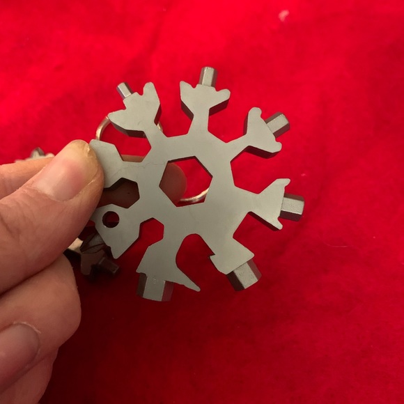 Multi Purpose Tool Keychain - Picture 5 of 6